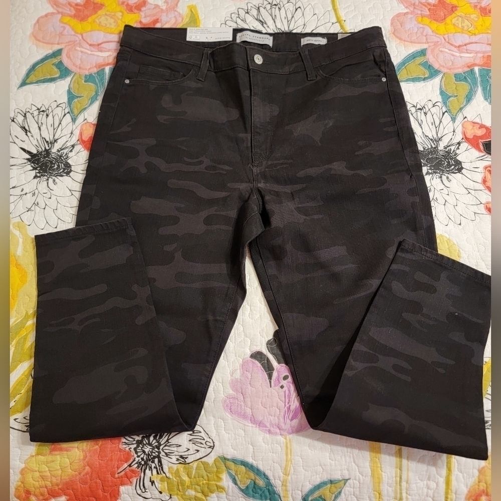 NWT Social Sanctuary Skinny Mid Rise Ankle Jeans